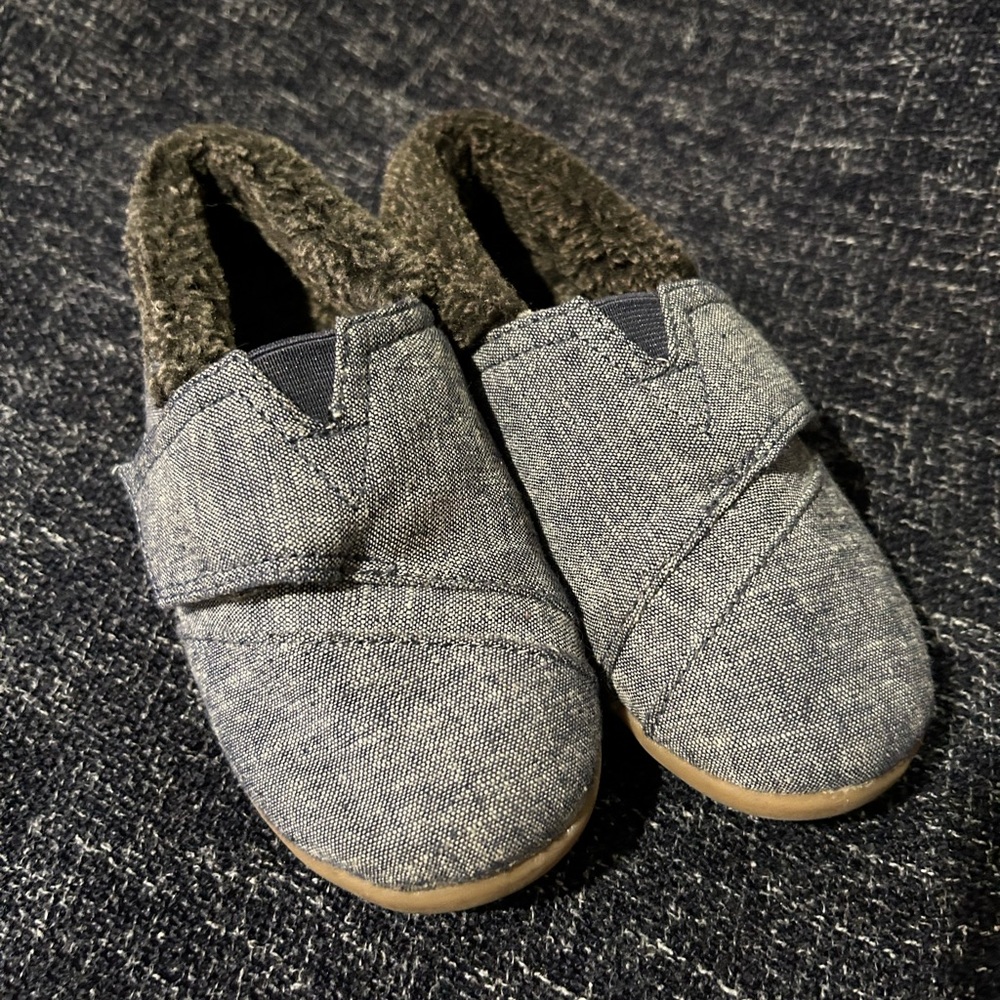 Children/Toddler Tom’s House Slippers/shoes Size 11 - Picture 1 of 7
